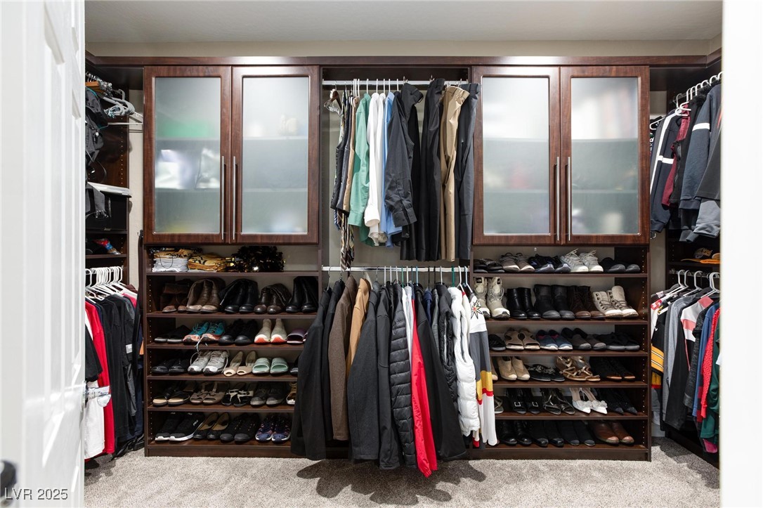 988 Fairway Hill Street