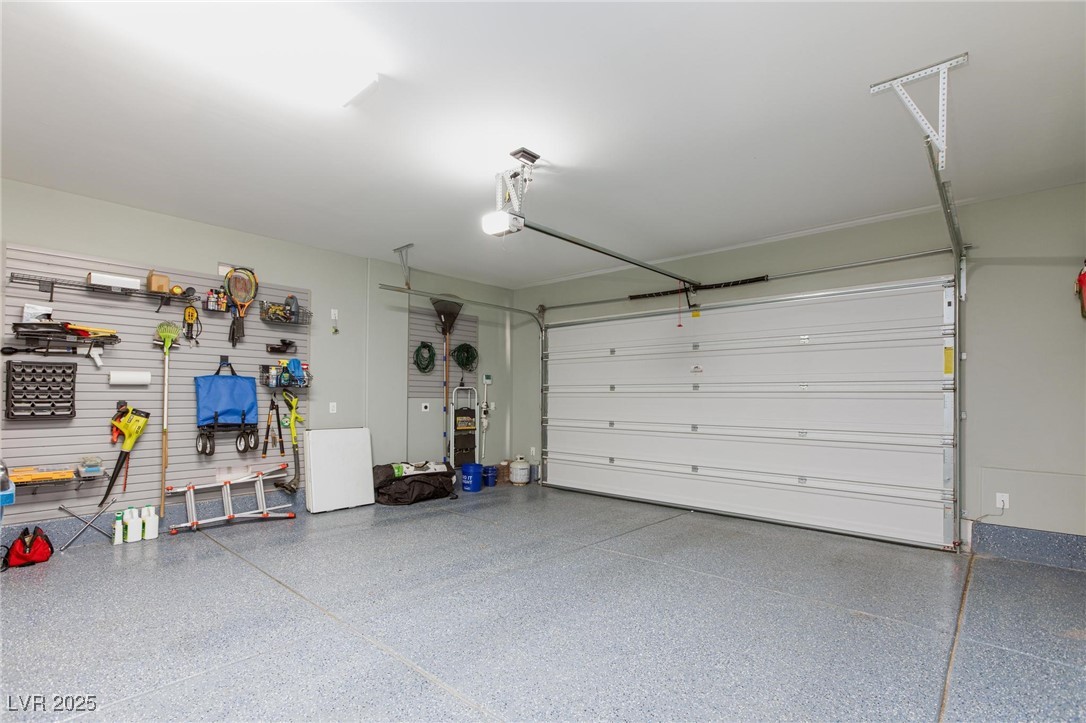 988 Fairway Hill Street