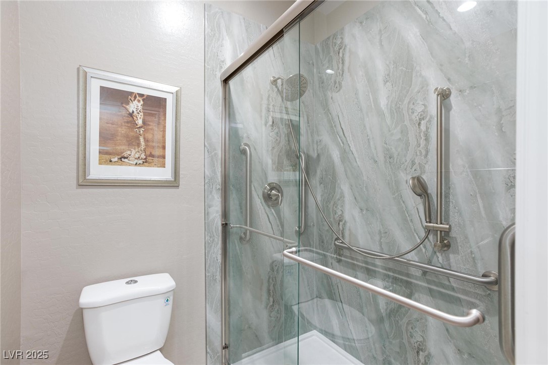 988 Fairway Hill Street