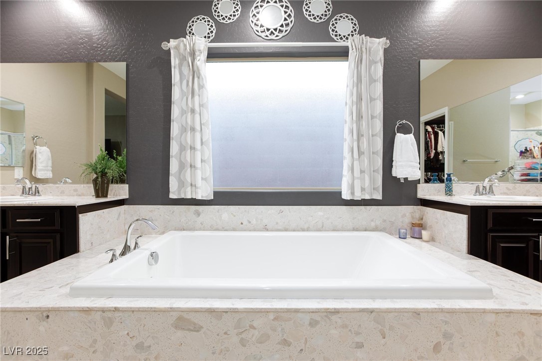 988 Fairway Hill Street