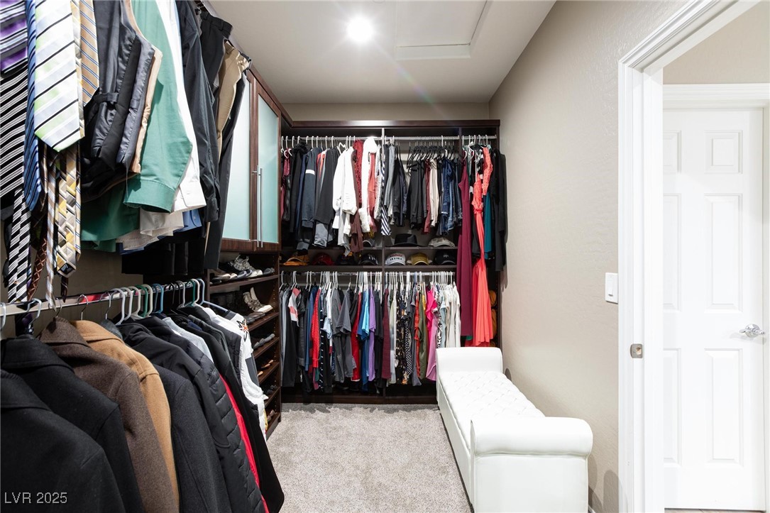 988 Fairway Hill Street