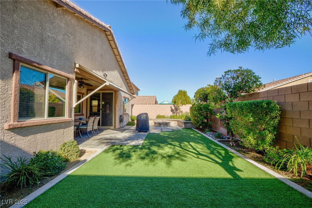 988 Fairway Hill Street