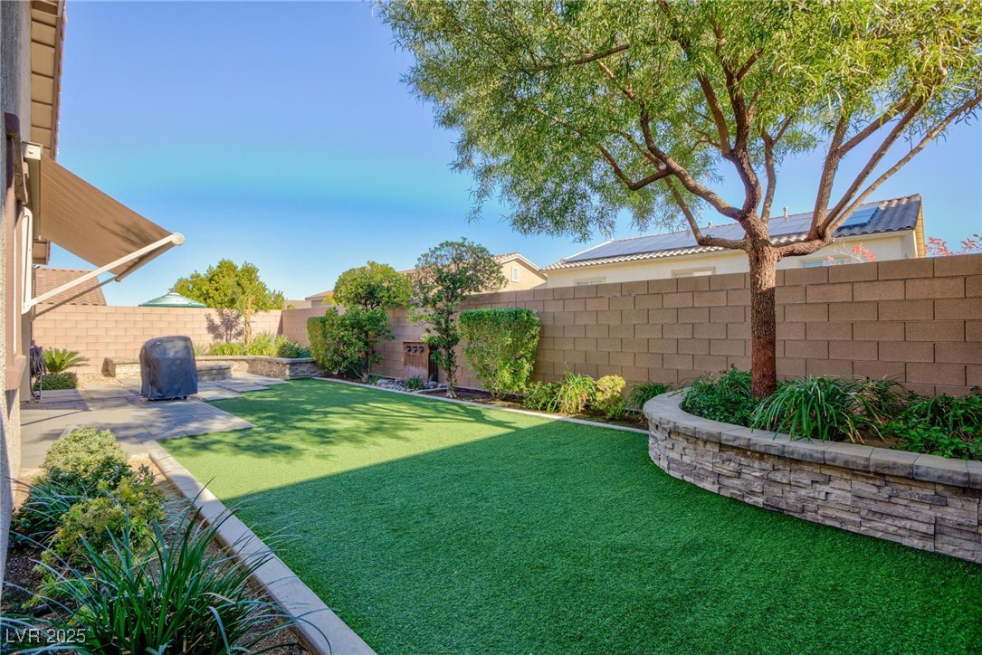 988 Fairway Hill Street