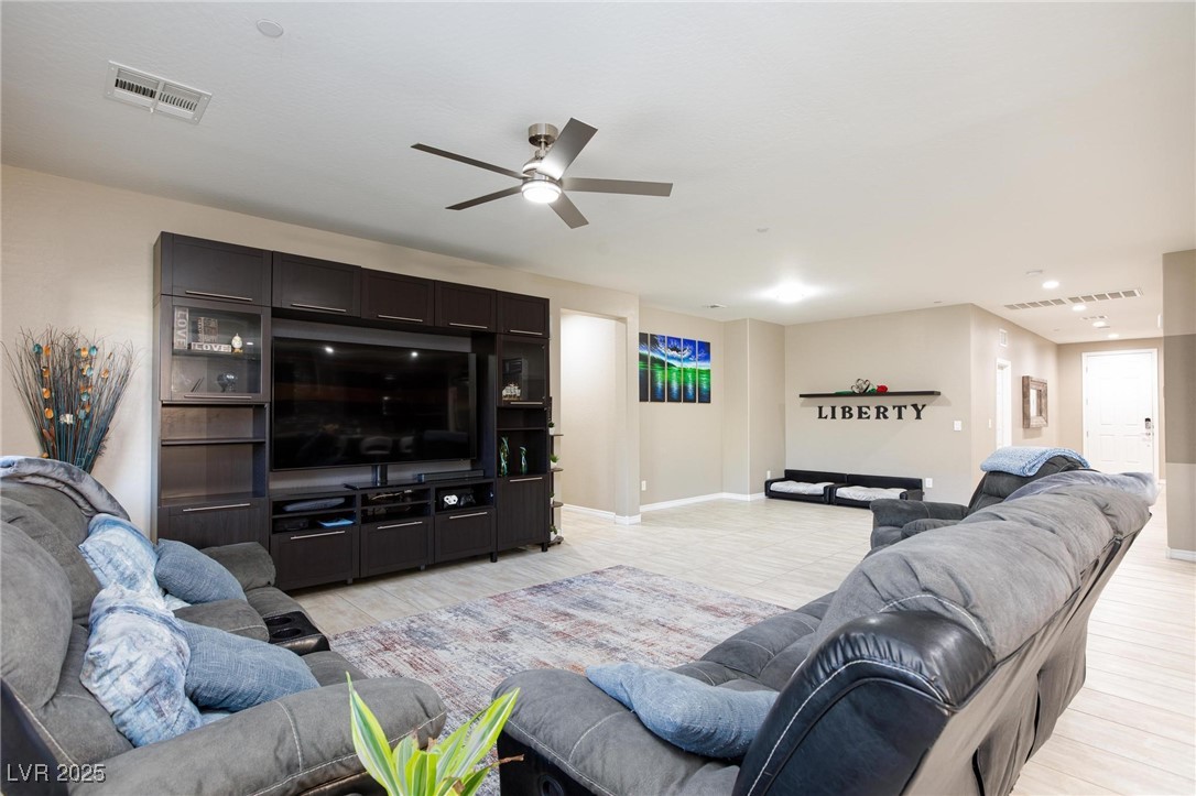 988 Fairway Hill Street