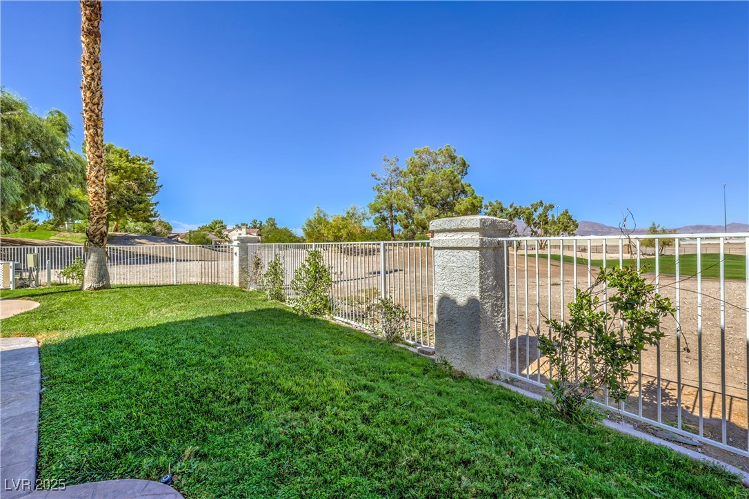 5152 Forest Oaks Drive