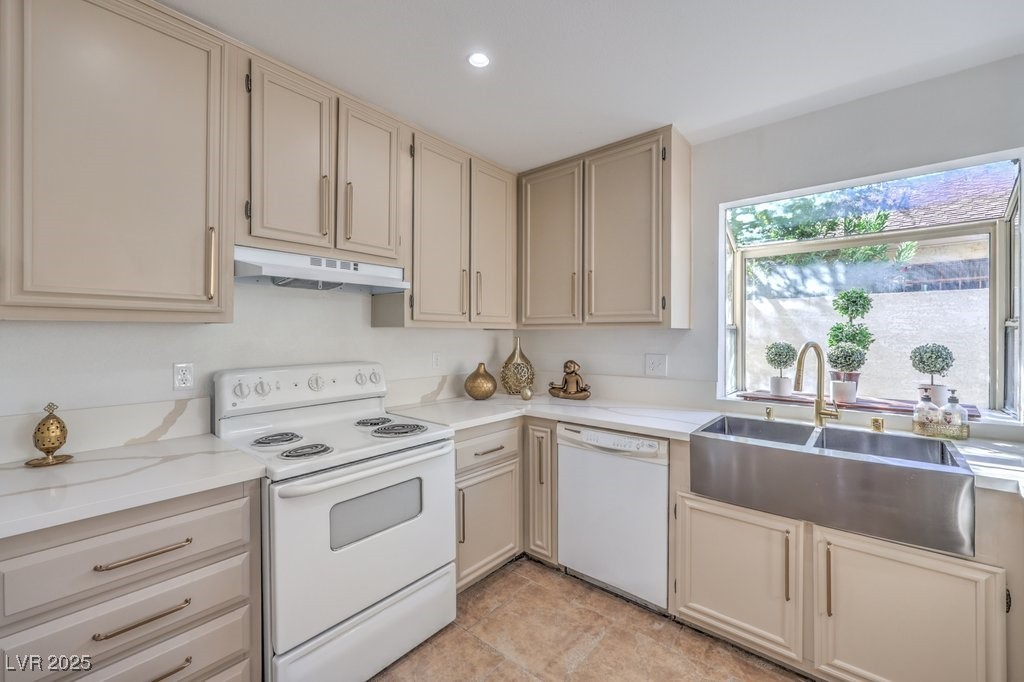 4745 Desert Vista Road