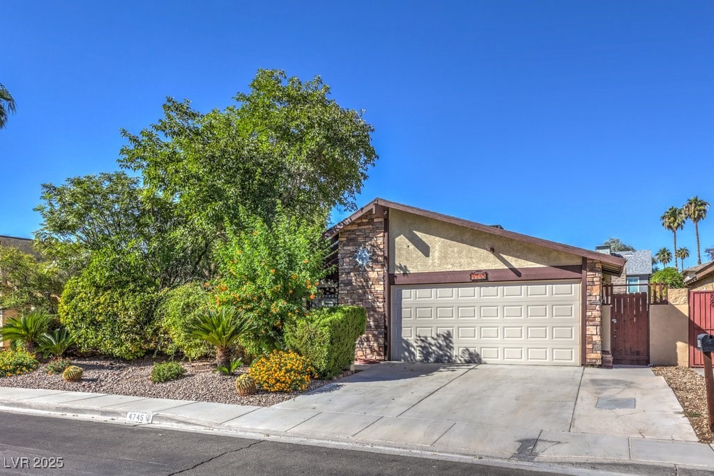 4745 Desert Vista Road