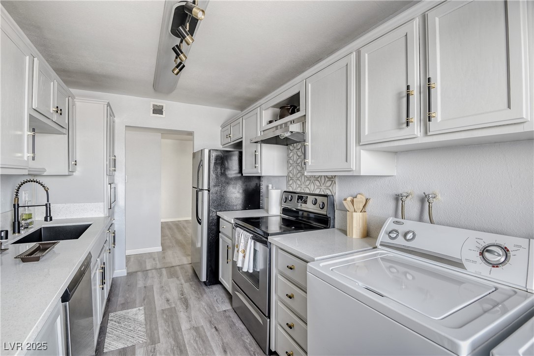 745 North Royal Crest Circle 141