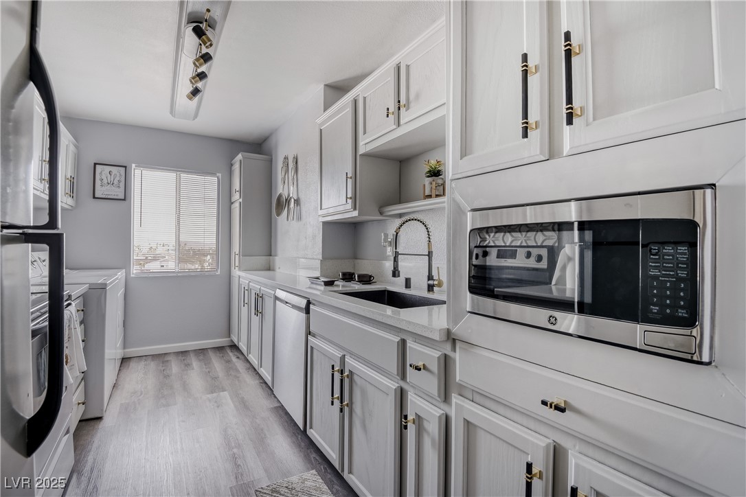 745 North Royal Crest Circle 141