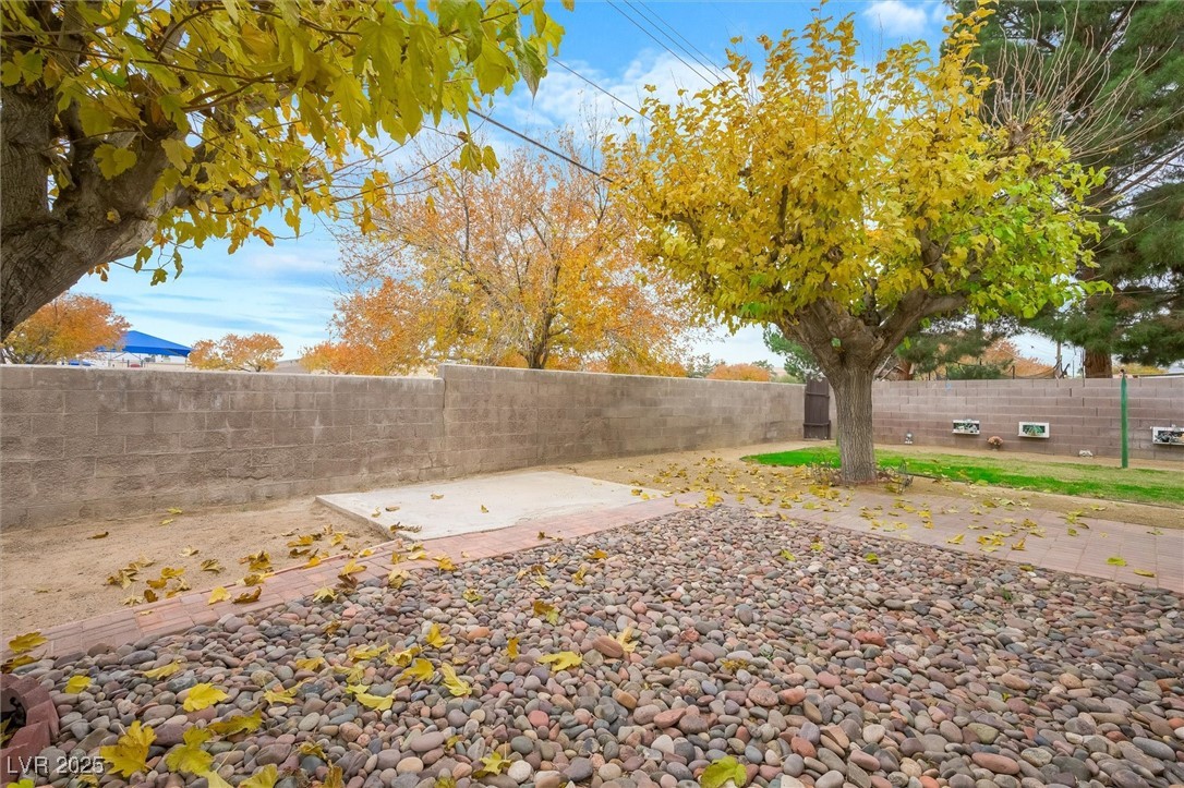 2712 Willoughby Avenue