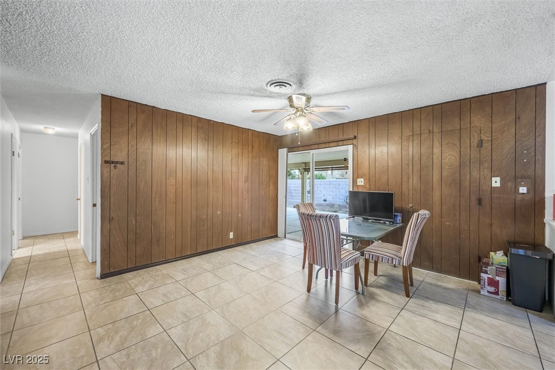 2712 Willoughby Avenue