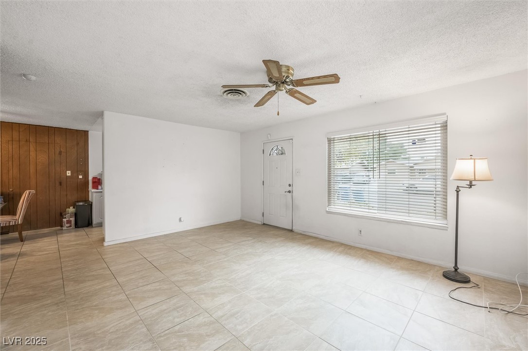 2712 Willoughby Avenue