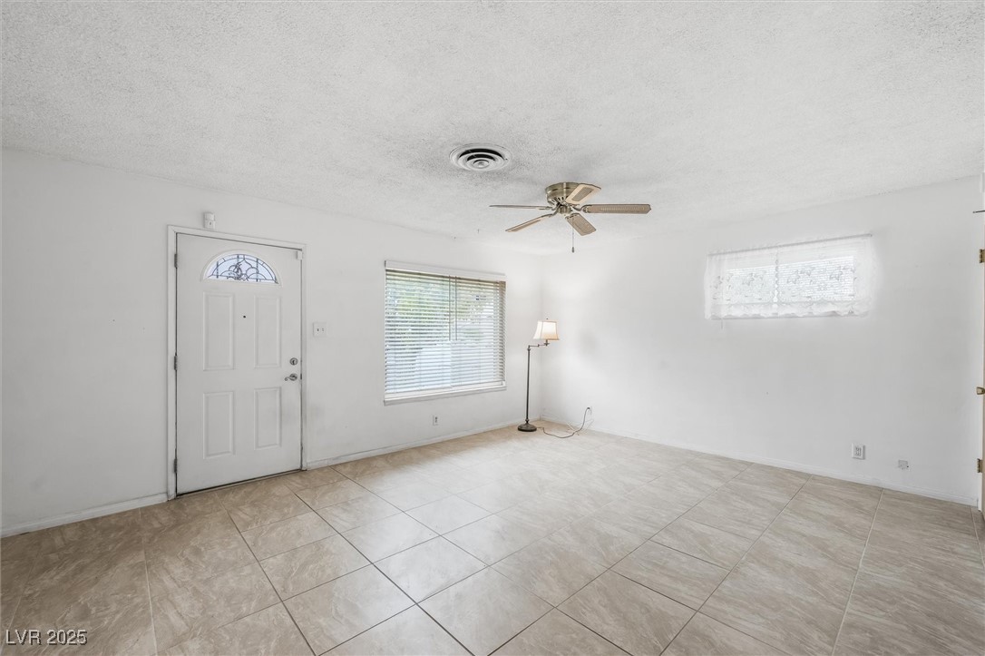 2712 Willoughby Avenue