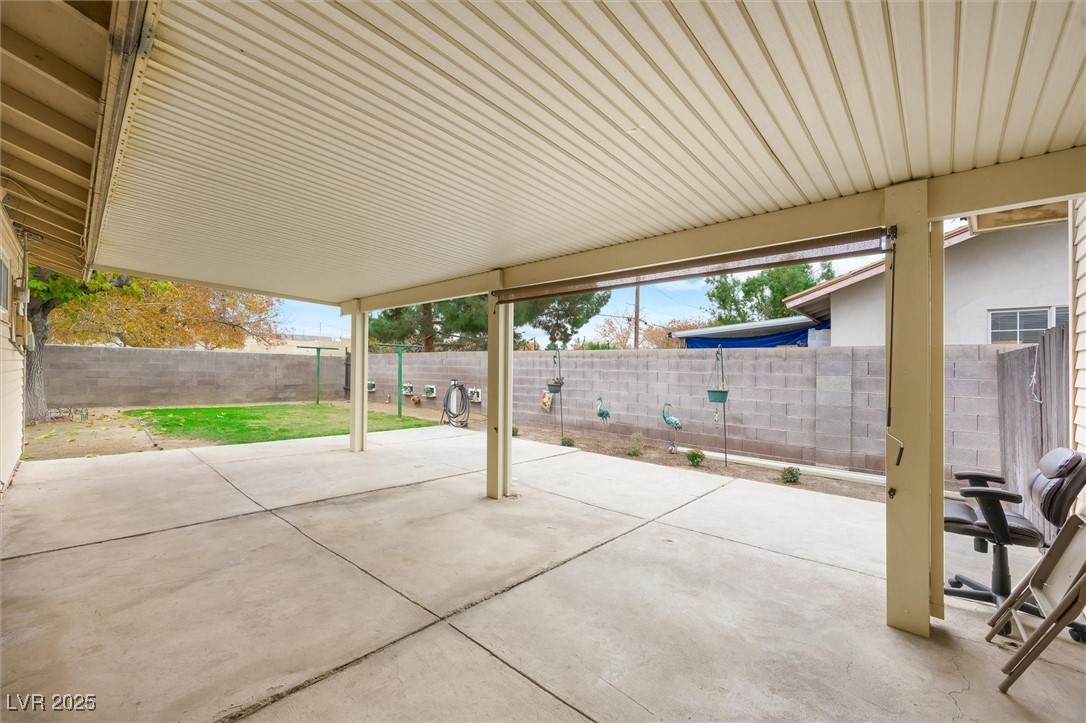 2712 Willoughby Avenue