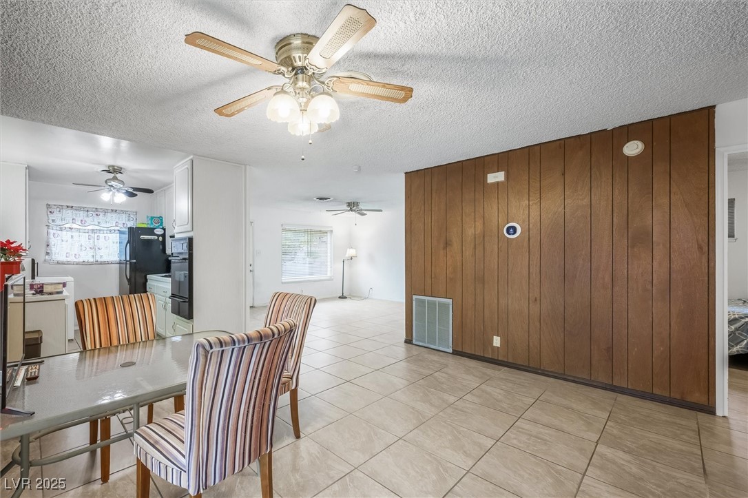 2712 Willoughby Avenue