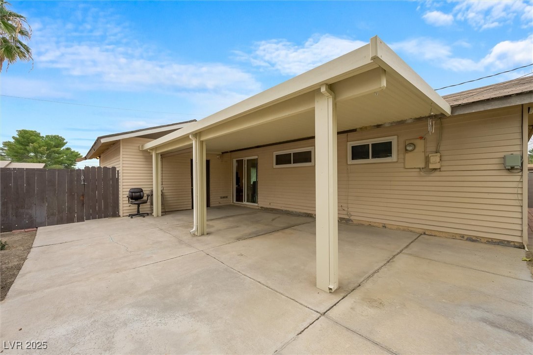 2712 Willoughby Avenue