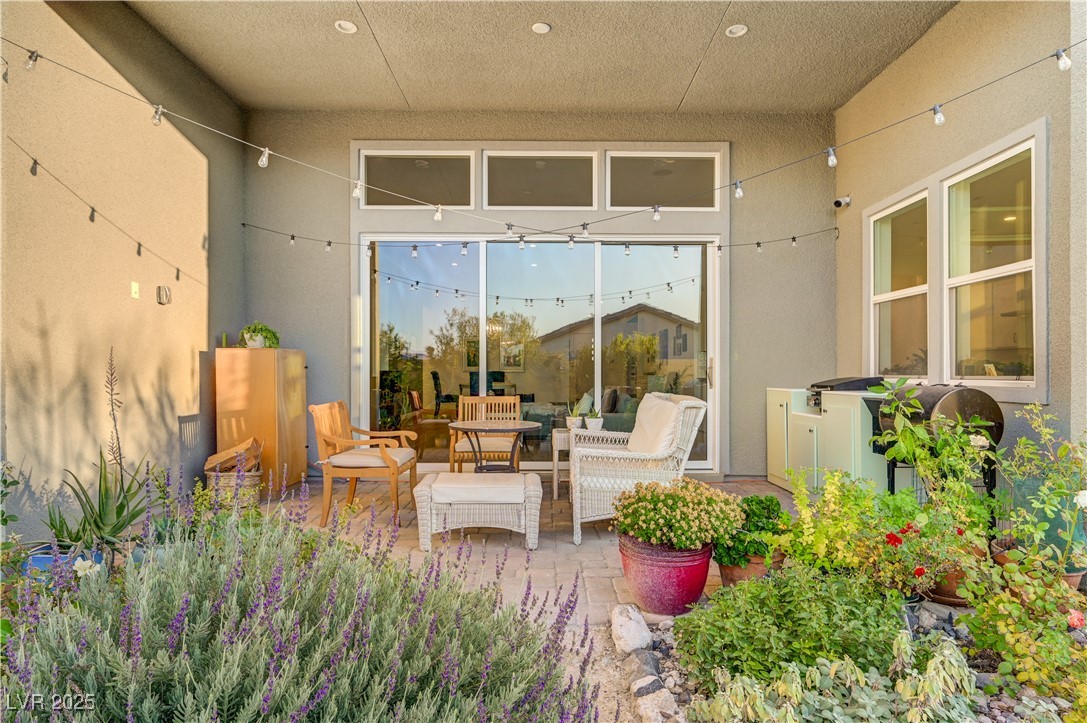 3382 Creek Bend Avenue