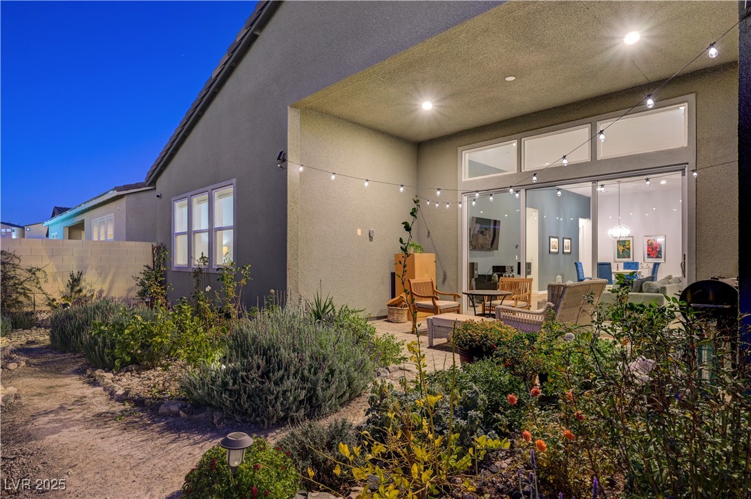 3382 Creek Bend Avenue