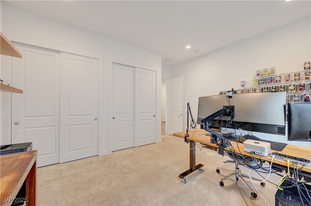 3382 Creek Bend Avenue