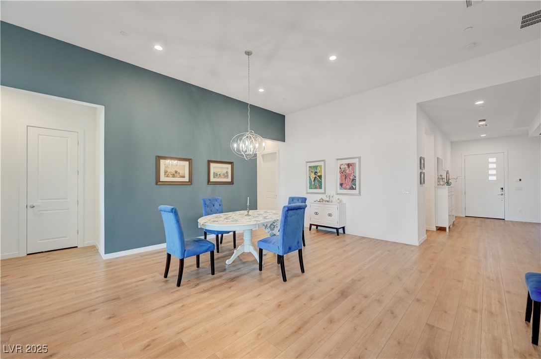 3382 Creek Bend Avenue