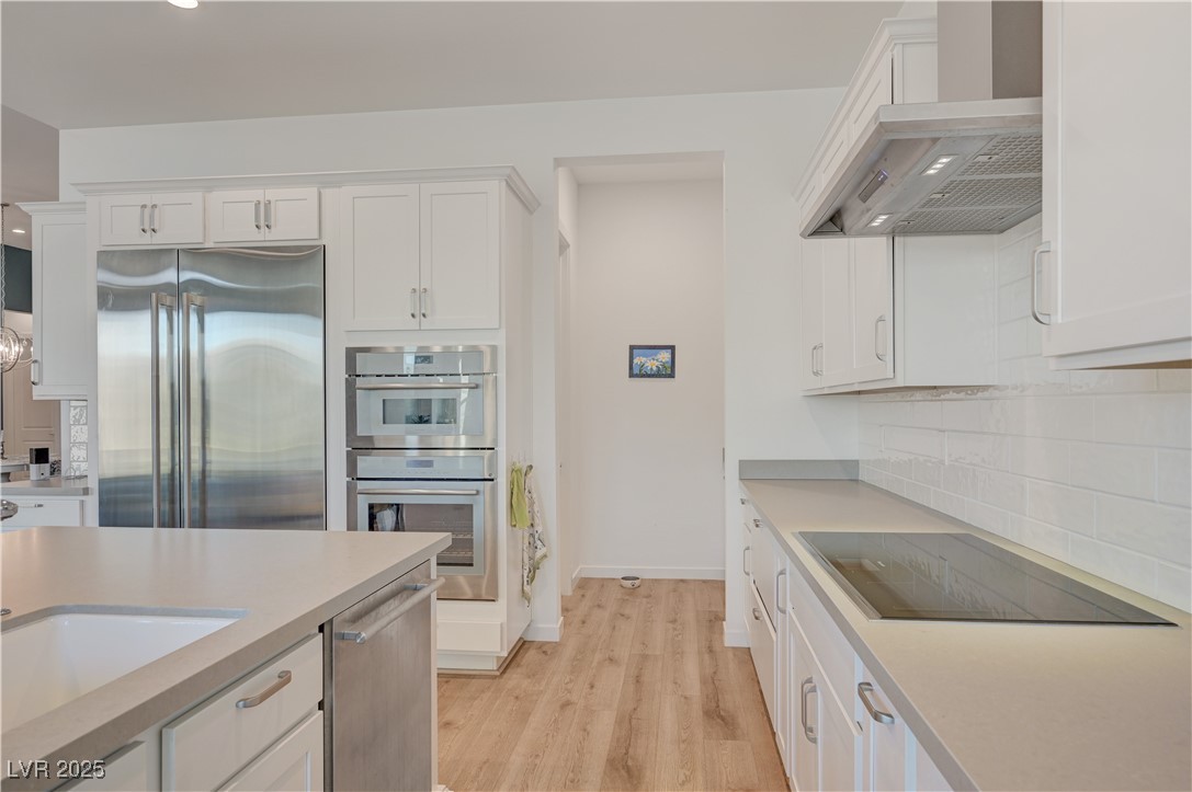 3382 Creek Bend Avenue