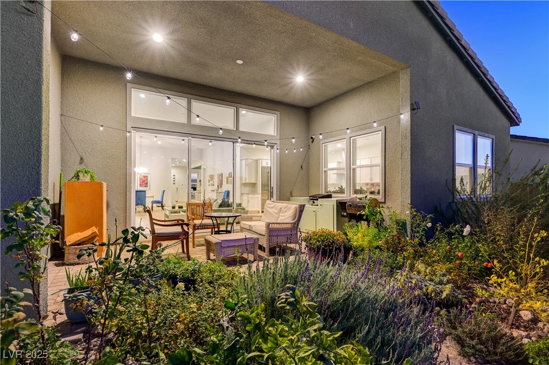 3382 Creek Bend Avenue