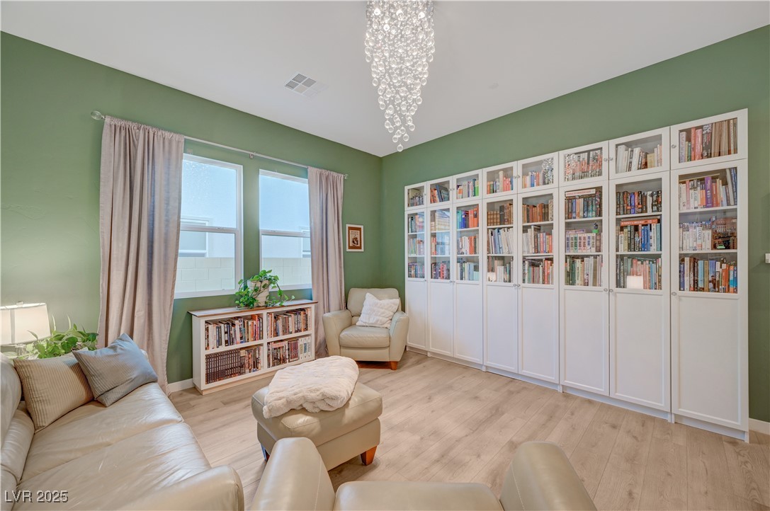 3382 Creek Bend Avenue