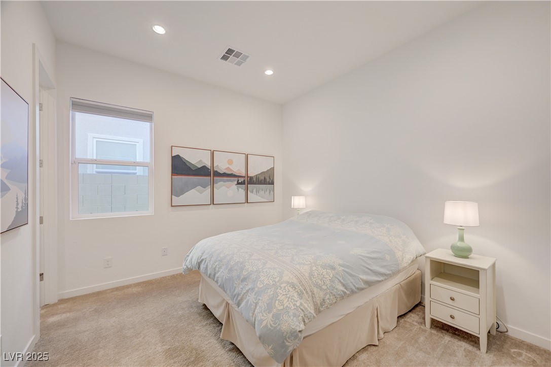 3382 Creek Bend Avenue