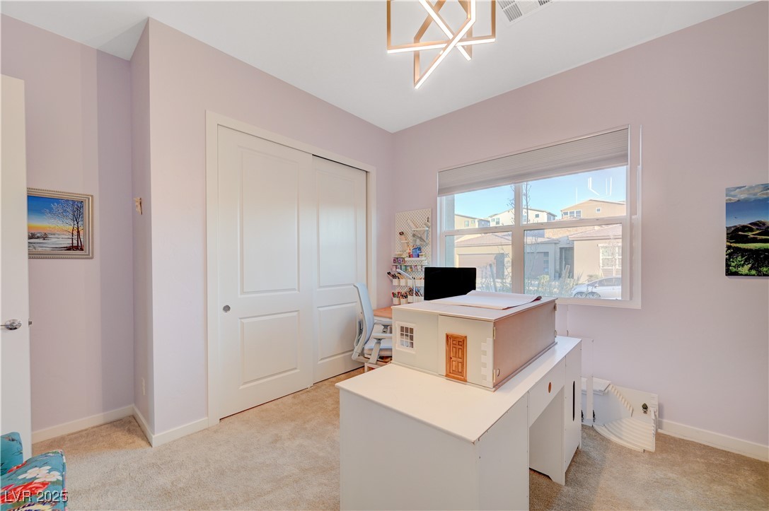 3382 Creek Bend Avenue