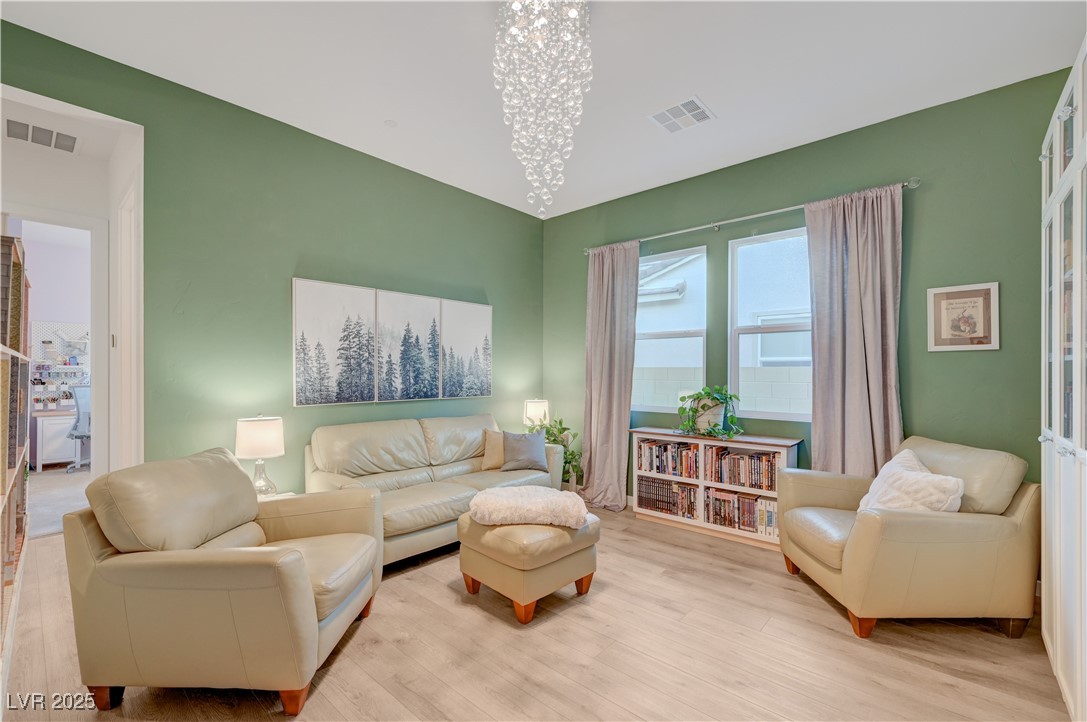 3382 Creek Bend Avenue