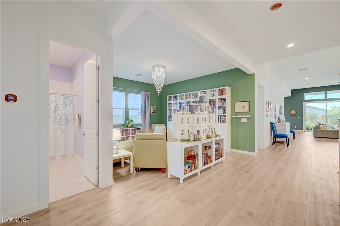 3382 Creek Bend Avenue