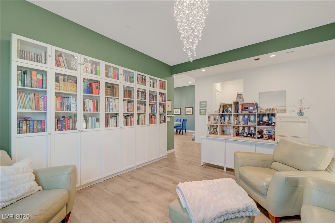 3382 Creek Bend Avenue