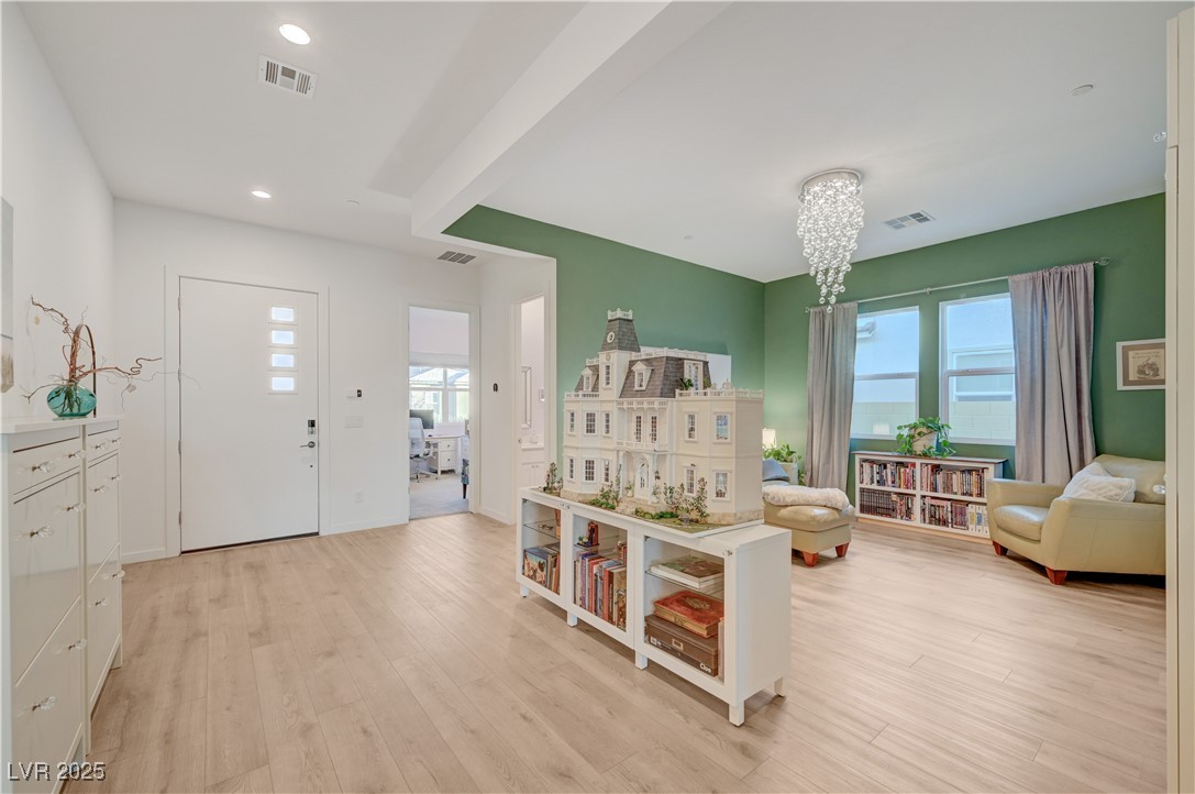 3382 Creek Bend Avenue