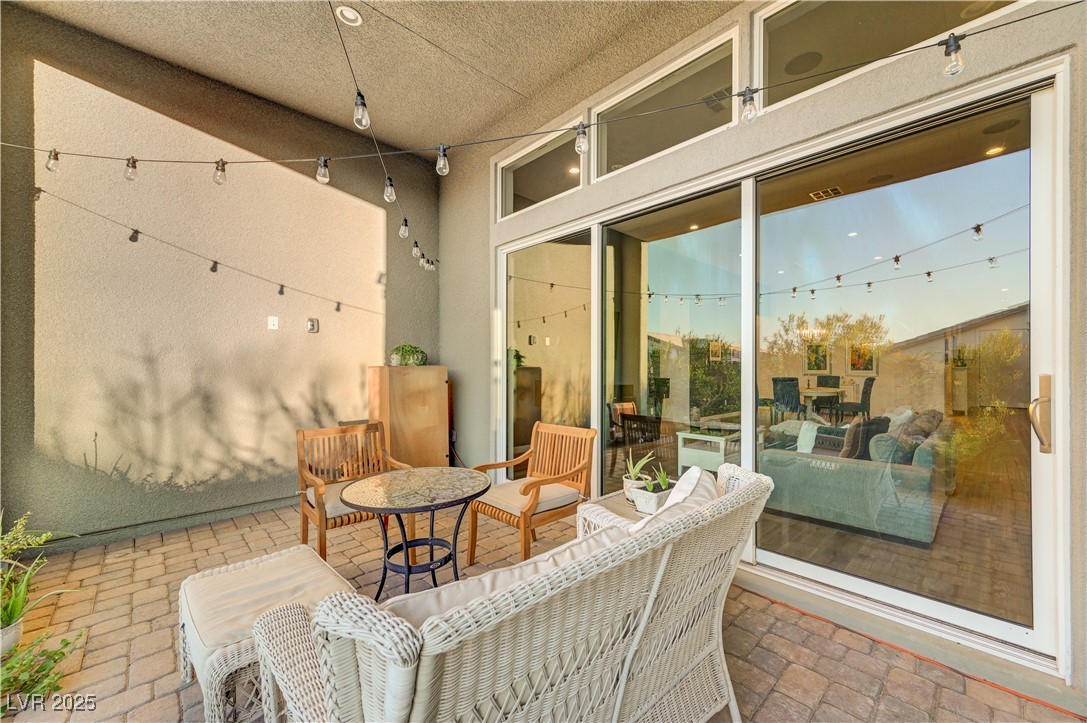 3382 Creek Bend Avenue