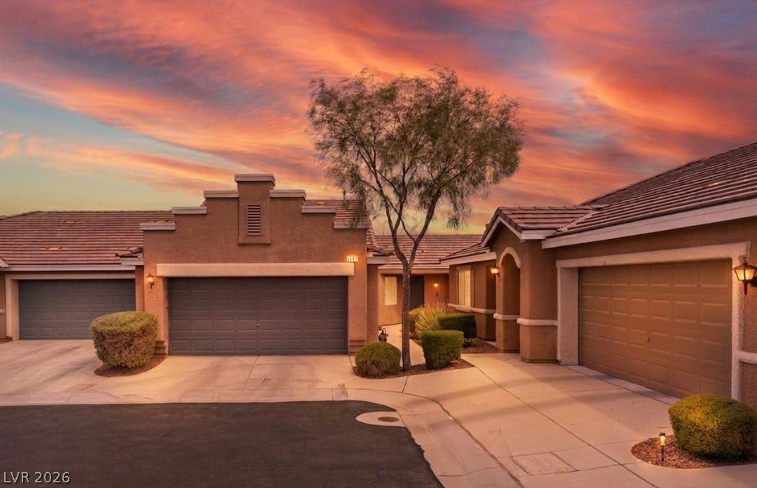 5367 Blue Oat Avenue