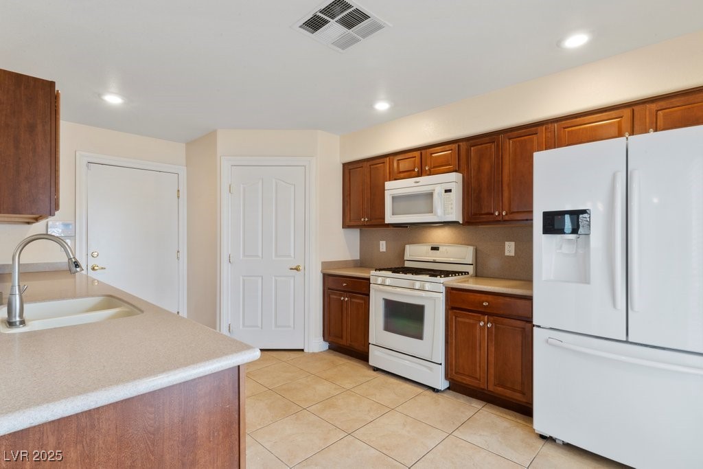 5367 Blue Oat Avenue