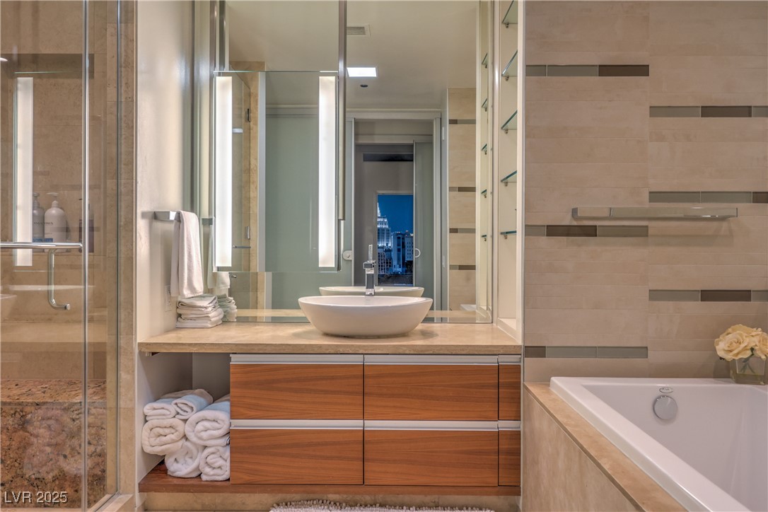 3726 Las Vegas Boulevard 3105