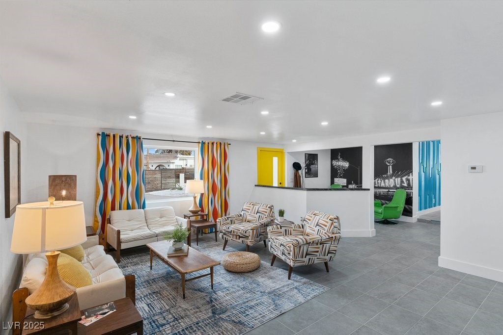 3333 Seminole Circle