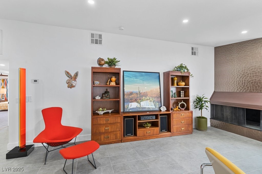 3333 Seminole Circle