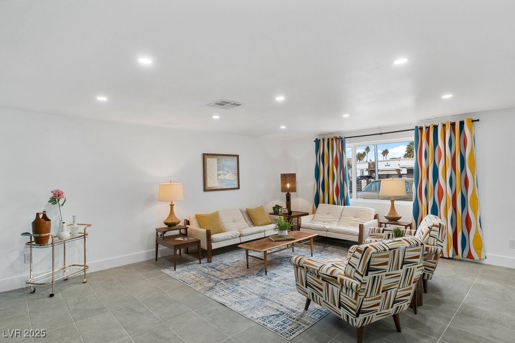 3333 Seminole Circle