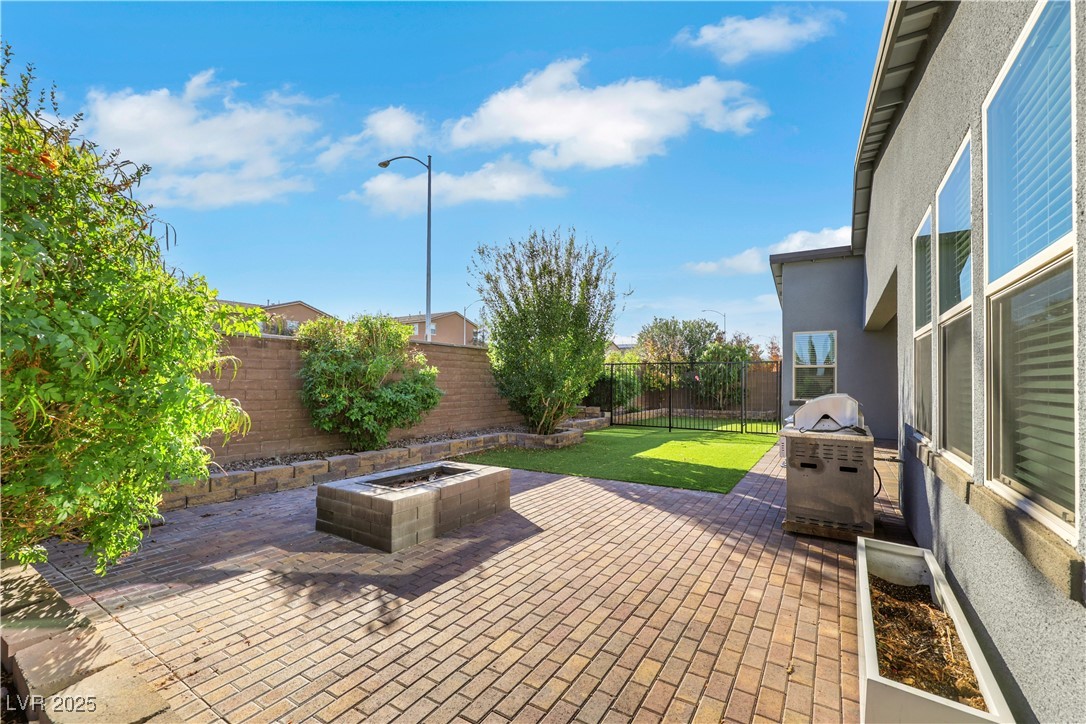 1609 Dream Canyon Avenue