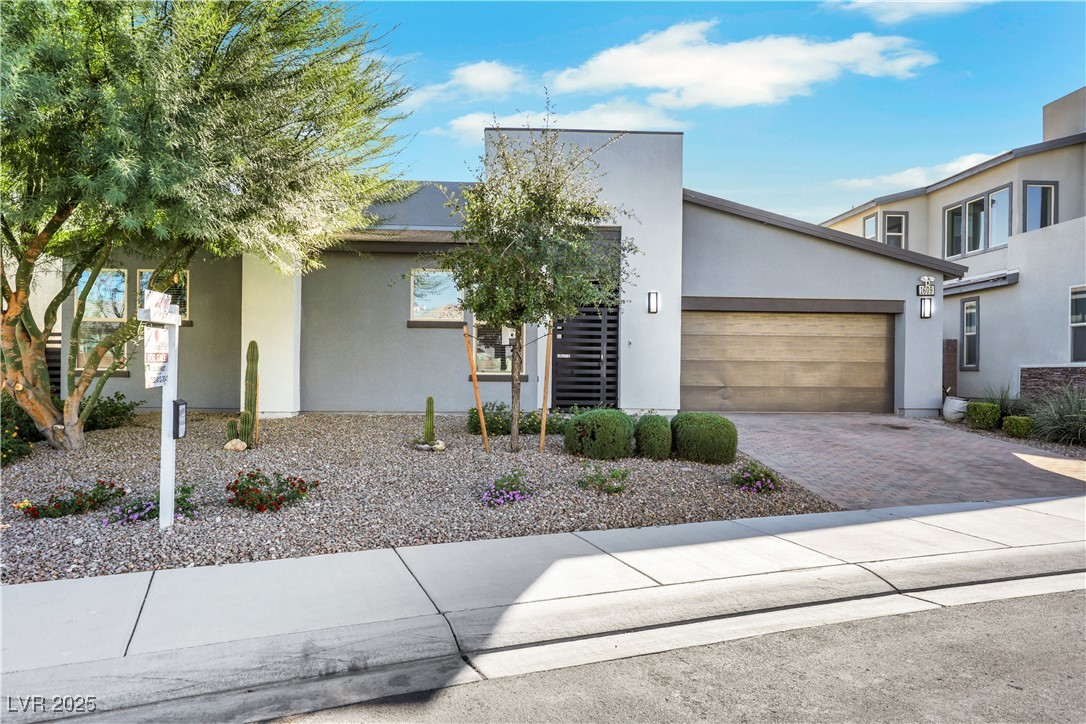 1609 Dream Canyon Avenue