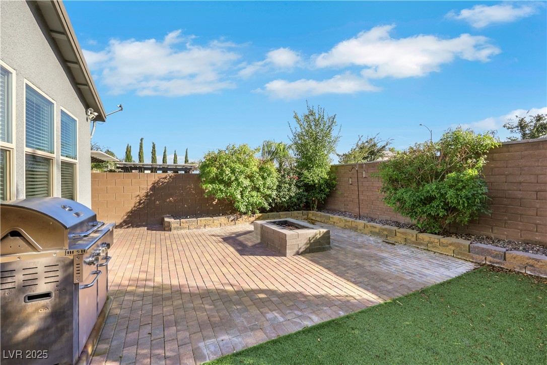 1609 Dream Canyon Avenue