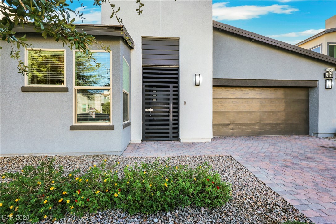 1609 Dream Canyon Avenue