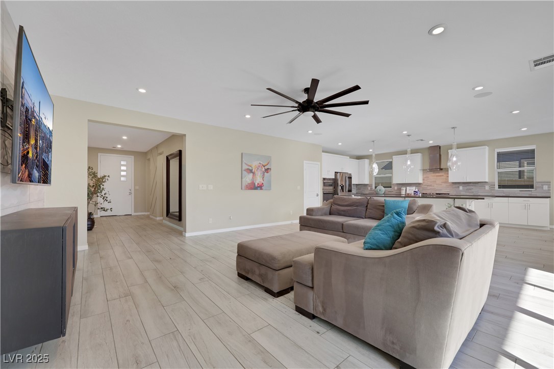 1609 Dream Canyon Avenue