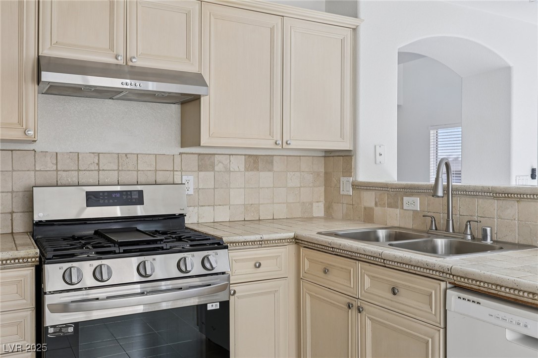 11037 Linden Leaf Avenue