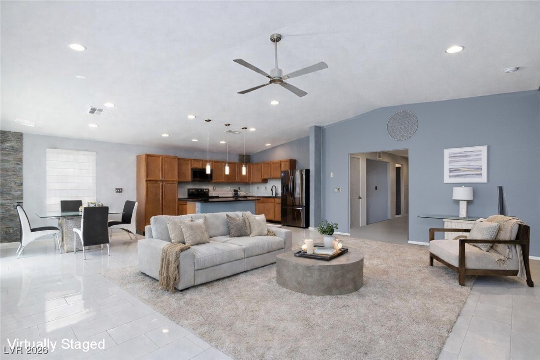 3843 East Gunnison Avenue