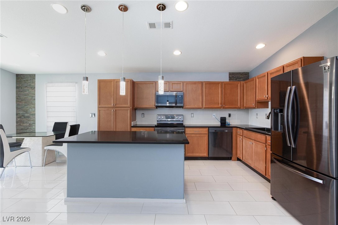 3843 East Gunnison Avenue