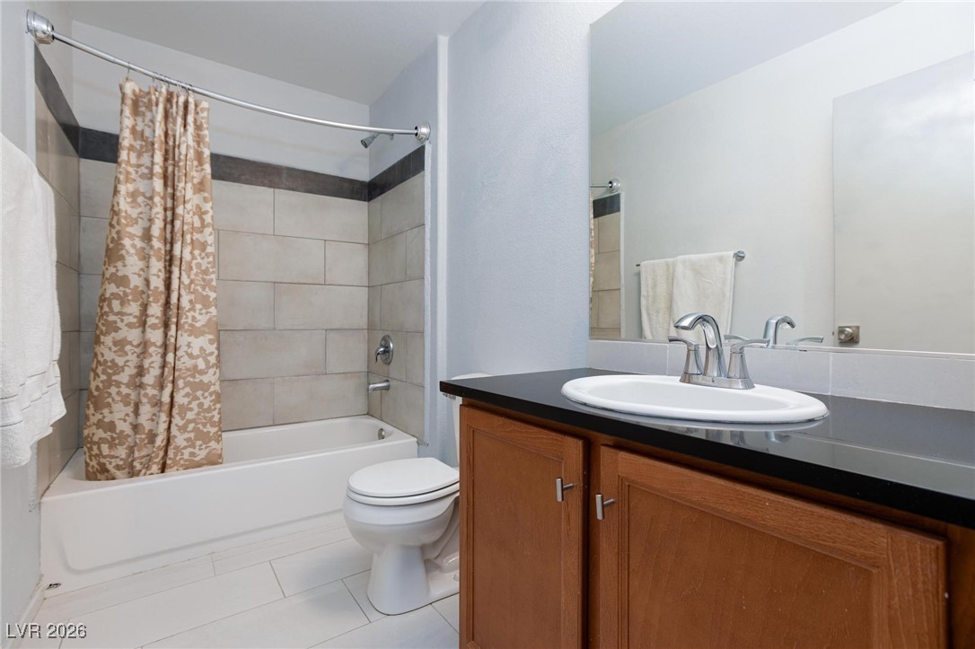 3843 East Gunnison Avenue