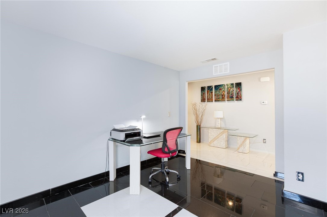 3843 East Gunnison Avenue